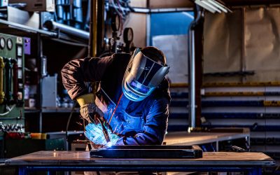 Zalety i wady spawania laserowego – czy spawarka laserowa się opłaca?